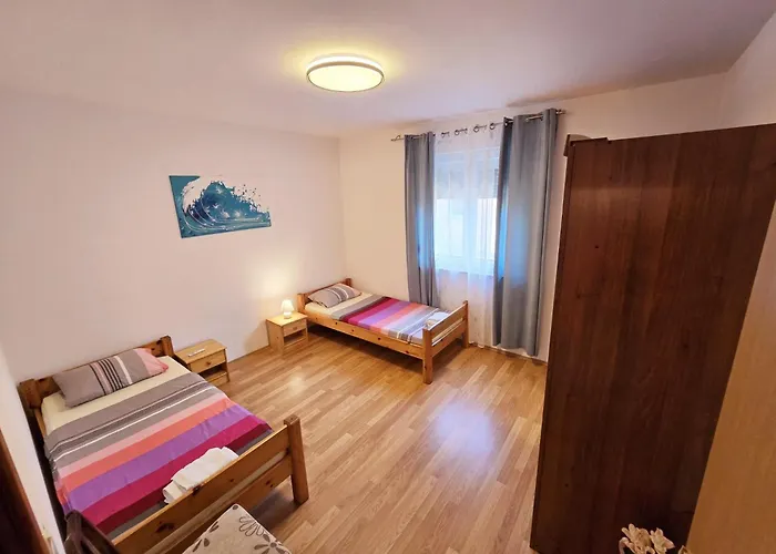 Spacious Apartment With Parking&Garden