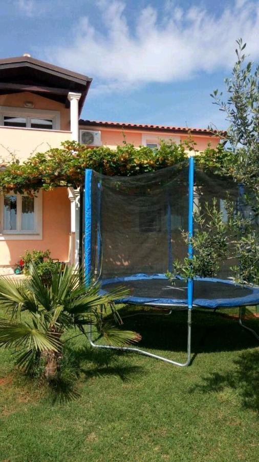 Spacious With Parking&garden
