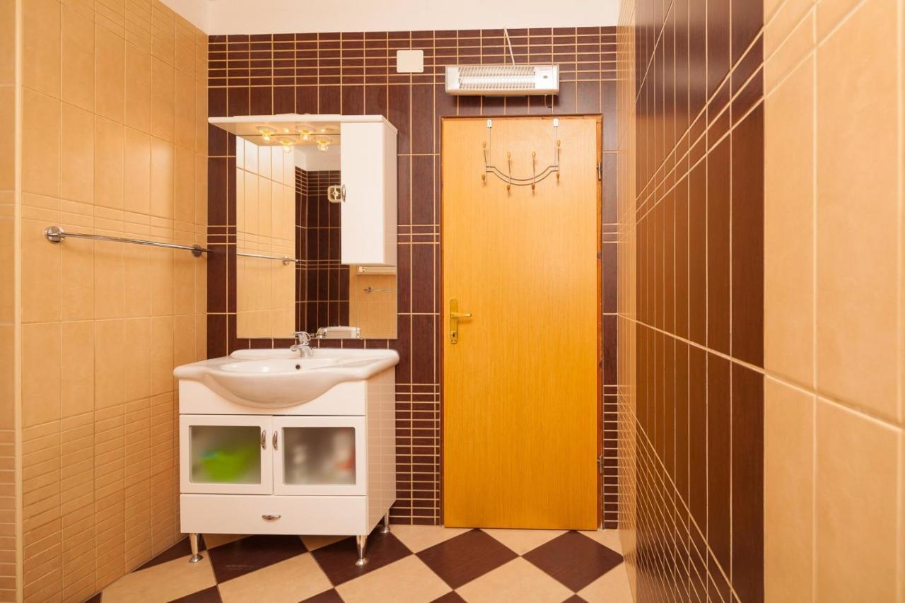 Apartment Spacious With Parking&garden