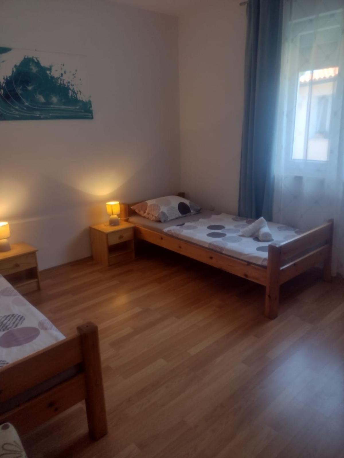 Apartment Spacious With Parking&garden