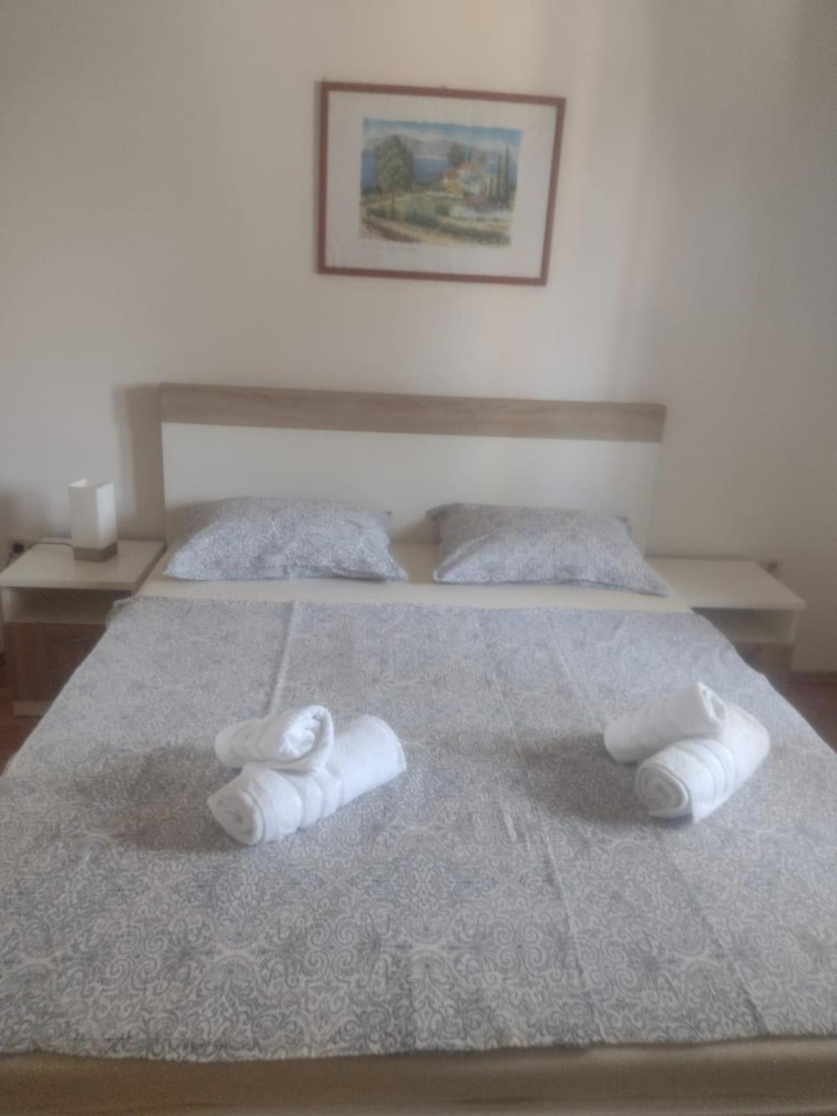 Apartment Spacious With Parking&garden