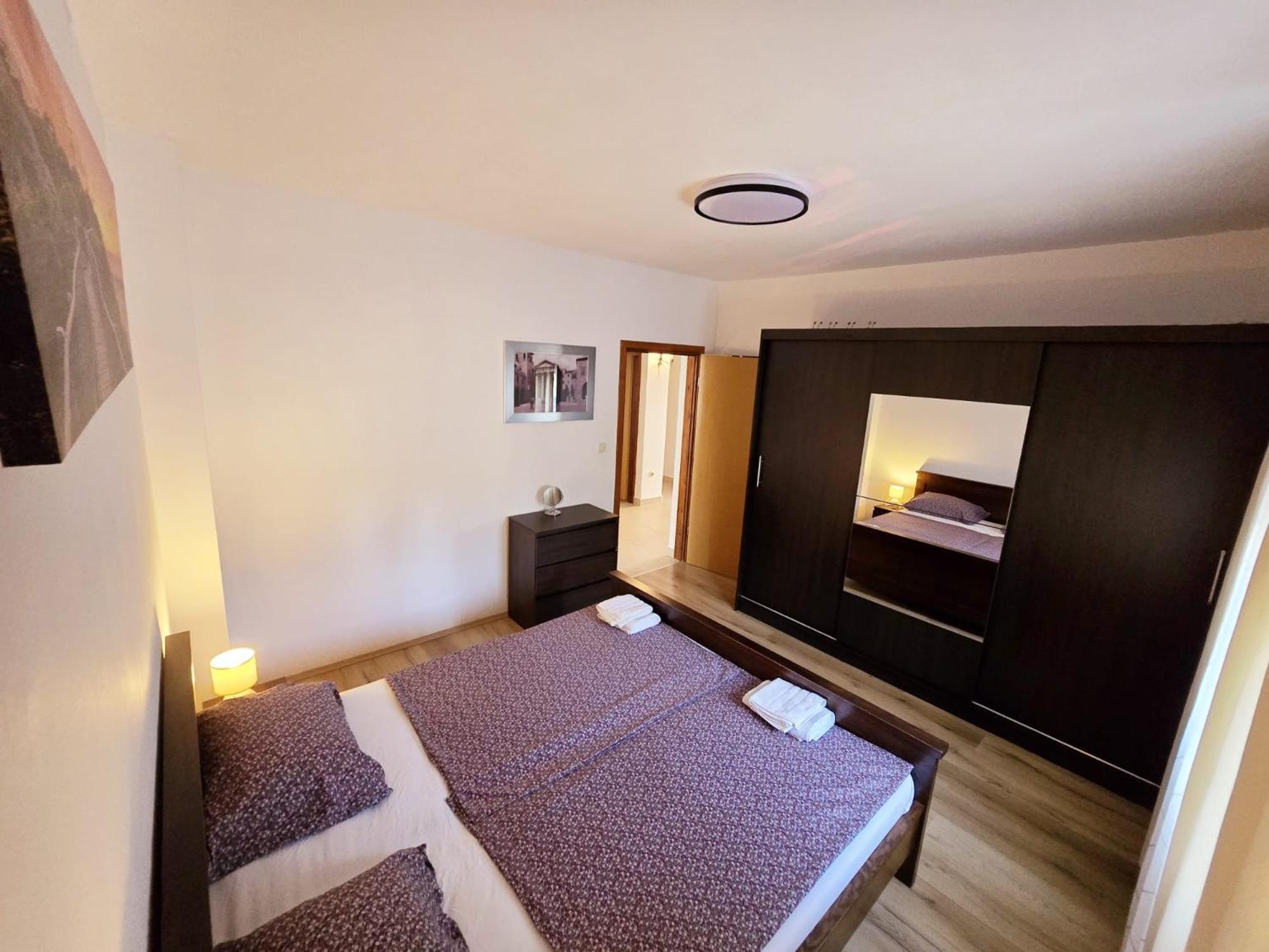 Apartment Spacious With Parking&garden