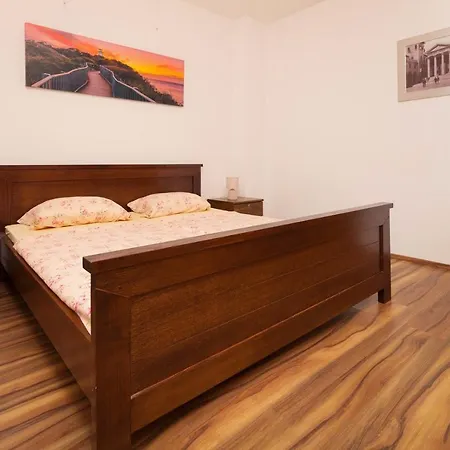 Spacious Apartment With Parking&Garden Marcana Exterior photo