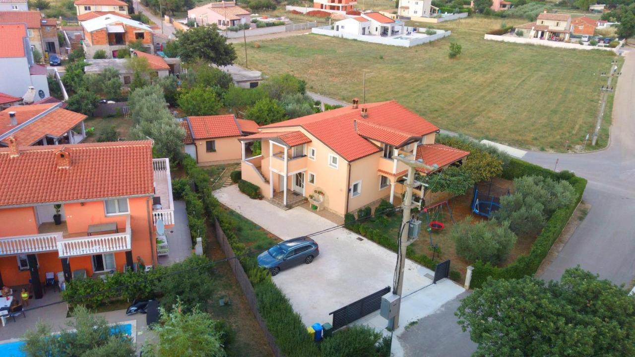 Spacious With Parking&garden